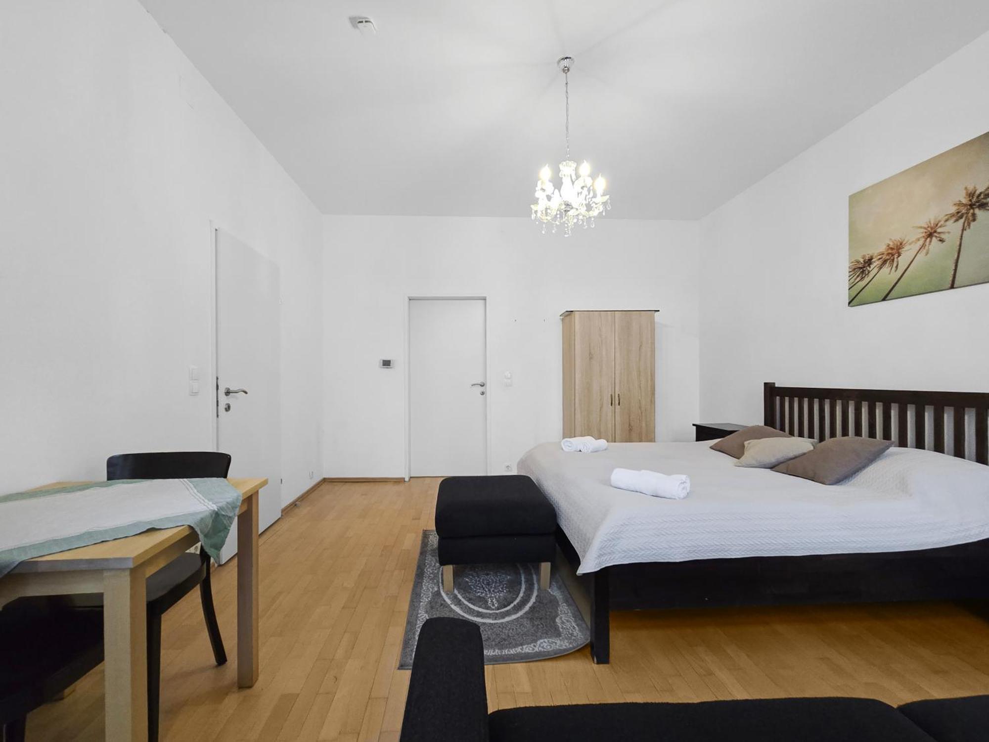 Three King-Size Beds, Three Bedrooms 비엔나 외부 사진